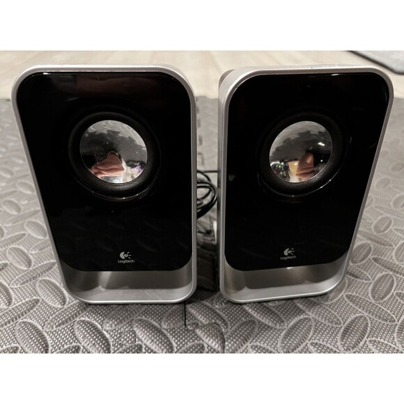 Logitech Z150 2.0 Silver Black Speakers for PC Laptop Desktop Chrome Mac sub - Picture 1 of 5